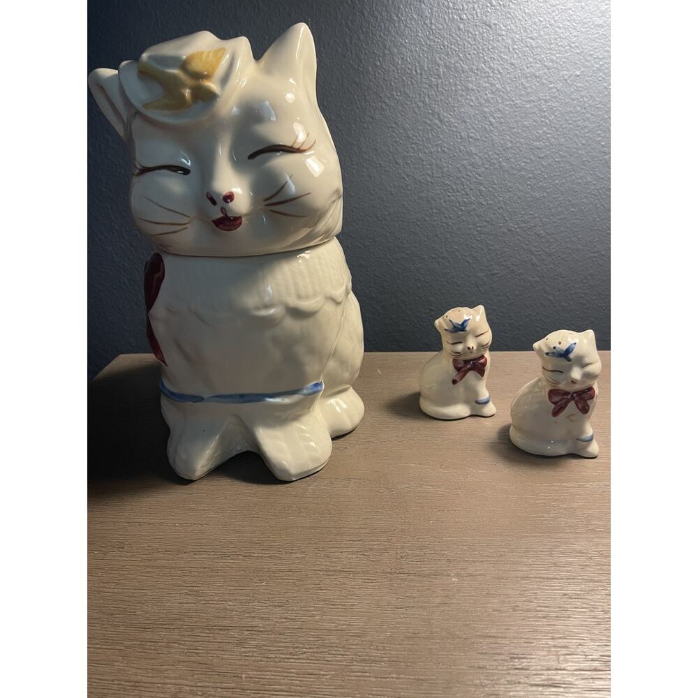 Cat Cookie Jar with Salt & Pepper Shakerd, vintage Pattented Puss N Boots